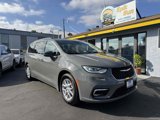 Used 2022 Chrysler Pacifica Touring-L image 3