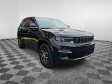 Used 2023 Jeep Grand Cherokee Limited image 2