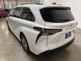 Used 2023 Toyota Sienna XLE image 3
