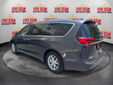 Used 2021 Chrysler Pacifica Touring-L image 5