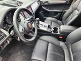 Certified 2024 Porsche Macan image 4