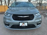 Used 2022 Chrysler Pacifica Limited image 2