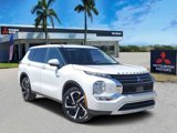 New 2025 Mitsubishi Outlander SE image 1