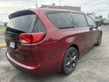 Used 2019 Chrysler Pacifica Touring-L w/ S Appearance Package image 4