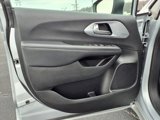 Used 2023 Chrysler Pacifica Touring image 4