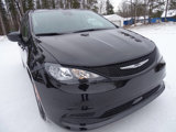 Used 2023 Chrysler Voyager LX image 2
