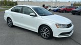 Used 2017 Volkswagen Jetta SE image 2