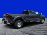 New 2025 Ford F350 4x4 Crew Cab DRW Super Duty image 3