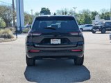 Used 2023 Jeep Grand Cherokee Altitude image 4
