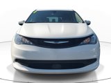 Used 2022 Chrysler Voyager LX image 3