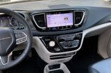 Used 2023 Chrysler Pacifica Touring-L image 6
