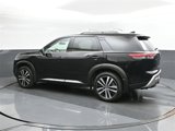 New 2025 Nissan Pathfinder Platinum w/ Black Appearance Package image 5