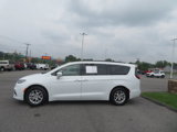 Used 2022 Chrysler Pacifica Touring-L image 6