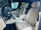 Used 2022 Porsche Cayenne image 5