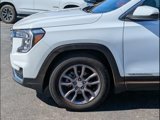Used 2023 GMC Terrain SLT image 2
