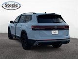 New 2025 Volkswagen Atlas Peak Edition SE image 3