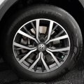 Used 2020 Volkswagen Tiguan SE w/ Panoramic Sunroof Package image 4