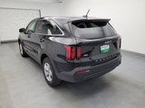 Used 2022 Kia Sorento LX image 5