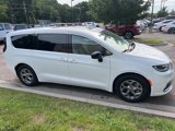 Used 2024 Chrysler Pacifica Limited image 4