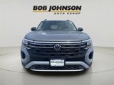 New 2025 Volkswagen Atlas Peak Edition SE image 2
