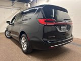 New 2025 Chrysler Pacifica Select image 4