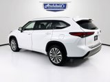 Used 2023 Toyota Highlander Platinum image 4