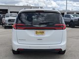 Used 2021 Chrysler Pacifica Touring-L image 4