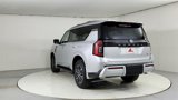 New 2025 Nissan Armada SL w/ Captain's Chari Seat Package image 5