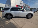New 2025 Nissan Pathfinder SL image 2