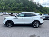 Used 2022 Lincoln Nautilus Reserve image 2