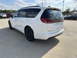 New 2025 Chrysler Pacifica Limited w/ Uconnect Theater Family Group image 6