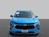 Used 2025 Chevrolet Trax LT image 2