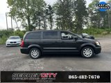 Used 2014 Chrysler Town & Country Touring image 4