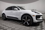 Used 2025 Porsche Macan image 3