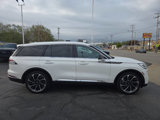 Used 2020 Lincoln Aviator Reserve w/ Equipment Group 202A image 5