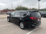 New 2025 Chrysler Pacifica Select image 5