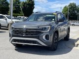 Used 2025 Volkswagen Atlas Peak Edition SE image 3
