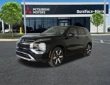 New 2025 Mitsubishi Outlander SE image 3