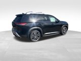 New 2025 Nissan Pathfinder Platinum image 4
