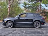 Certified 2024 Porsche Macan image 2