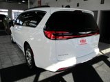 Used 2023 Chrysler Pacifica Limited image 4