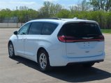 Certified 2022 Chrysler Pacifica Limited image 5