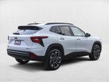 Used 2025 Chevrolet Trax RS w/ Sunroof Package image 5