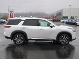 New 2025 Nissan Pathfinder Platinum w/ Black Appearance Package image 2