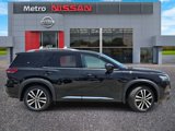 New 2025 Nissan Pathfinder Platinum image 2