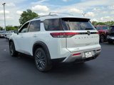 New 2025 Nissan Pathfinder SL image 3