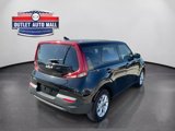 Used 2022 Kia Soul LX w/ Technology Package image 3