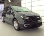 Used 2021 Chrysler Pacifica Touring-L image 2