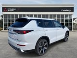 New 2025 Mitsubishi Outlander SE image 3