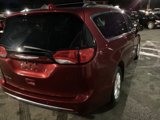 Used 2017 Chrysler Pacifica Touring-L image 4
